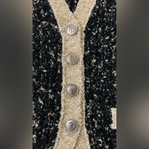 Chanel Black and Gold Tweed Egyptian Collections Cardigan - Picture 6 of 16